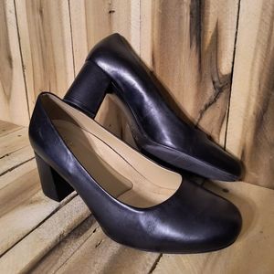 Naturalizer women's 9.5 WW Whitney Classic Black Leather pumps heels